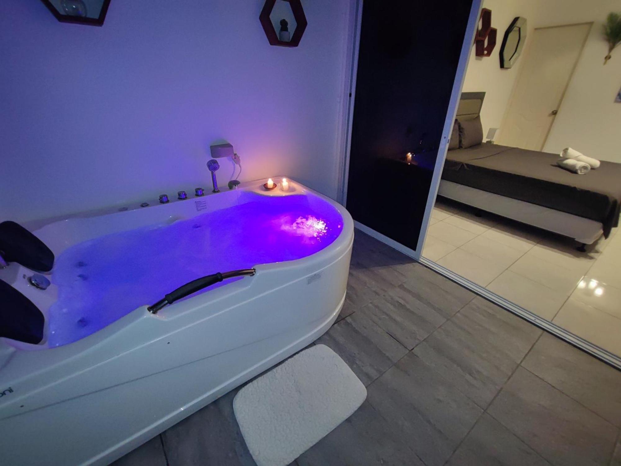 Bonsai Jacuzzi Suites Panglao Exterior photo