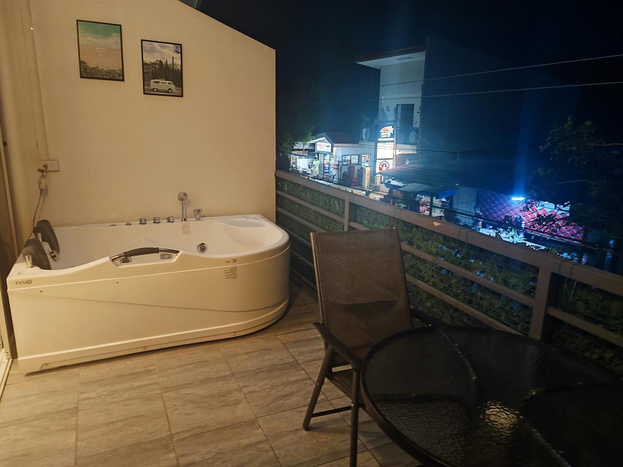 Bonsai Jacuzzi Suites Panglao Exterior photo