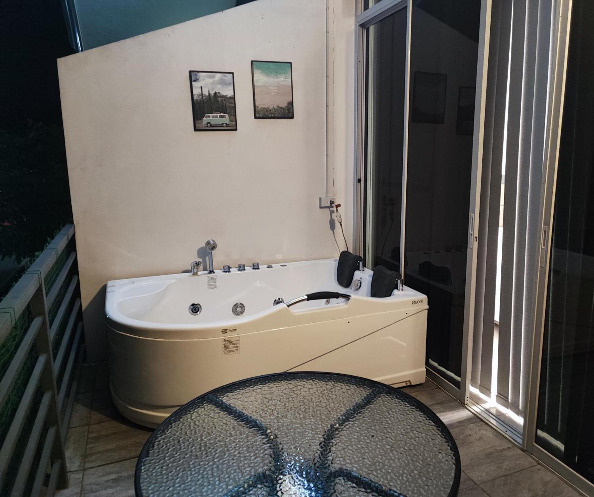 Bonsai Jacuzzi Suites Panglao Exterior photo